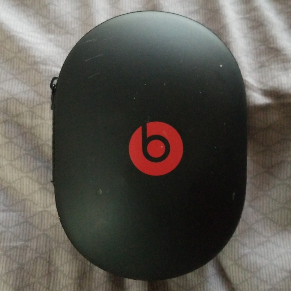 Beats Wireless Headphones with Case